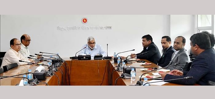 A delegation of Dhaka Chamber of Commerce and Industry, led by its president Ashraf Ahmed, calls one power, energy and mineral resources affairs adviser Muhammad Fouzul Kabir Khan at the ministry’s conference room on 4 September 2024